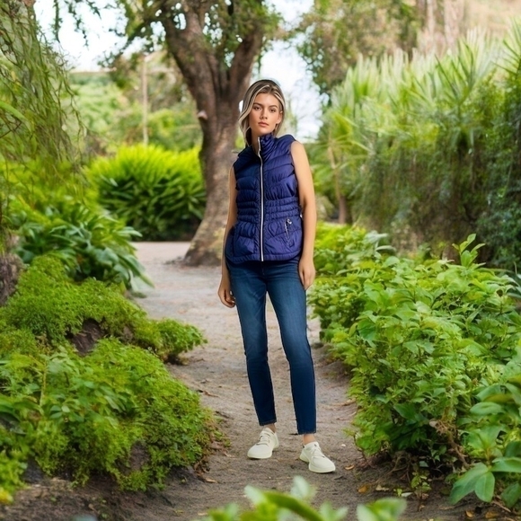 Women’s Puffer MICHAEL KORS Vest Athletic Sweatshirt Zip Front Sleeveless Jacket - Picture 1 of 8